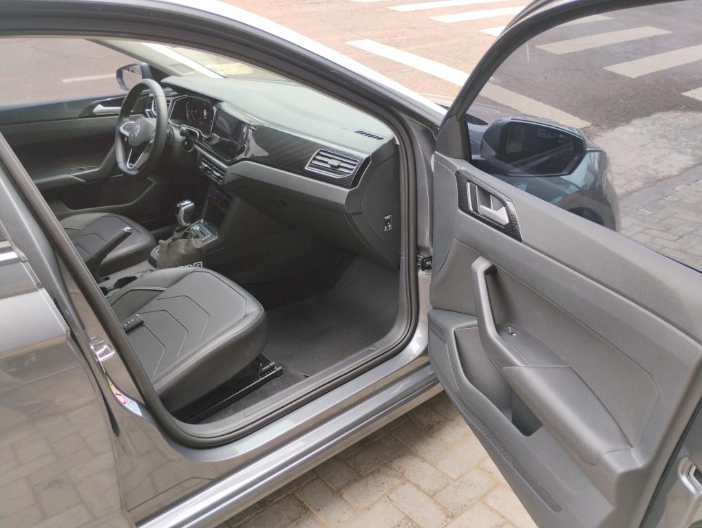 VOLKSWAGEN Polo Hatch - Foto