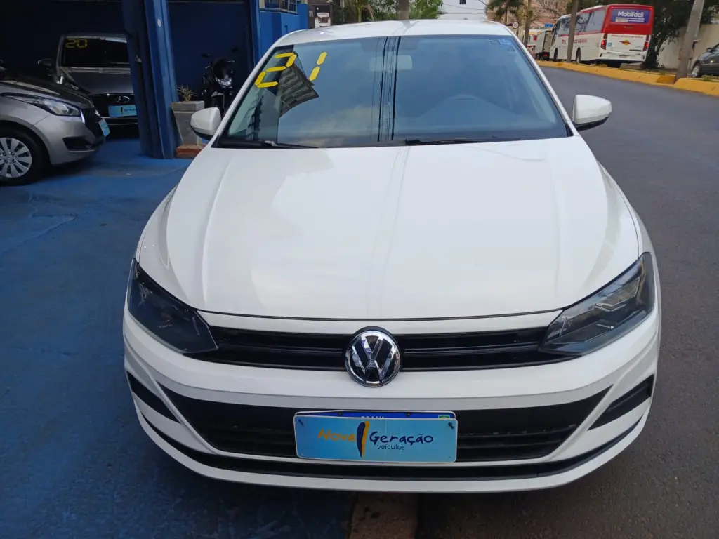 VOLKSWAGEN Polo Hatch - Foto