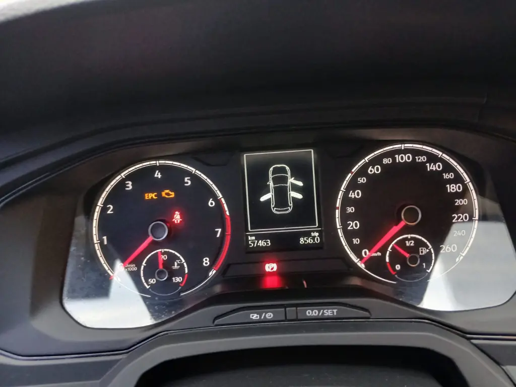 VOLKSWAGEN Polo Hatch - Foto