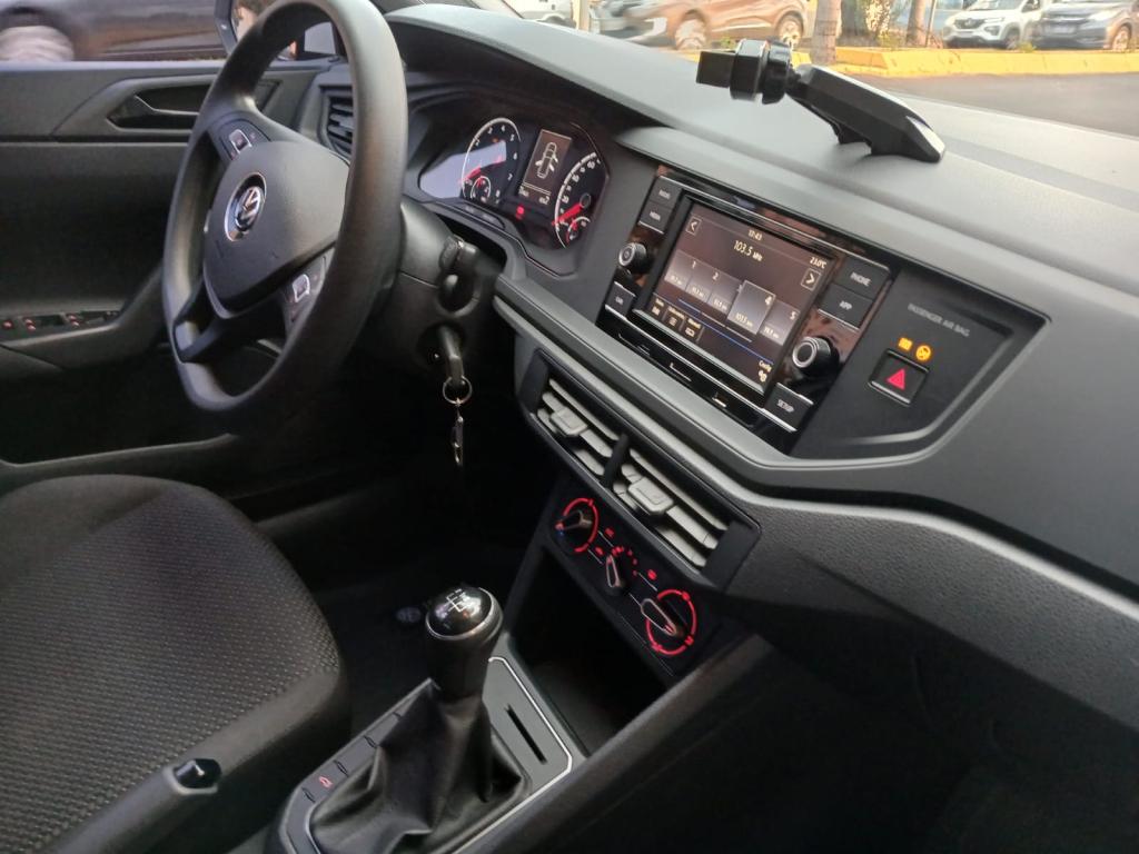 VOLKSWAGEN Polo Hatch - Foto