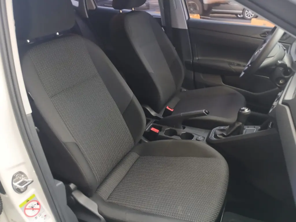 VOLKSWAGEN Polo Hatch - Foto