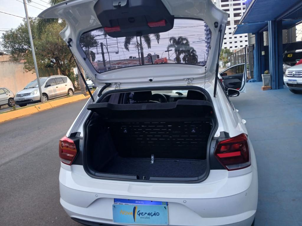 VOLKSWAGEN Polo Hatch - Foto