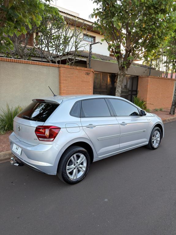 VOLKSWAGEN Polo Hatch - Foto