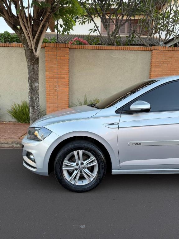 VOLKSWAGEN Polo Hatch - Foto