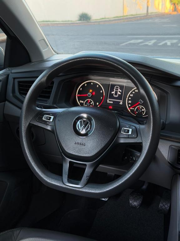 VOLKSWAGEN Polo Hatch - Foto