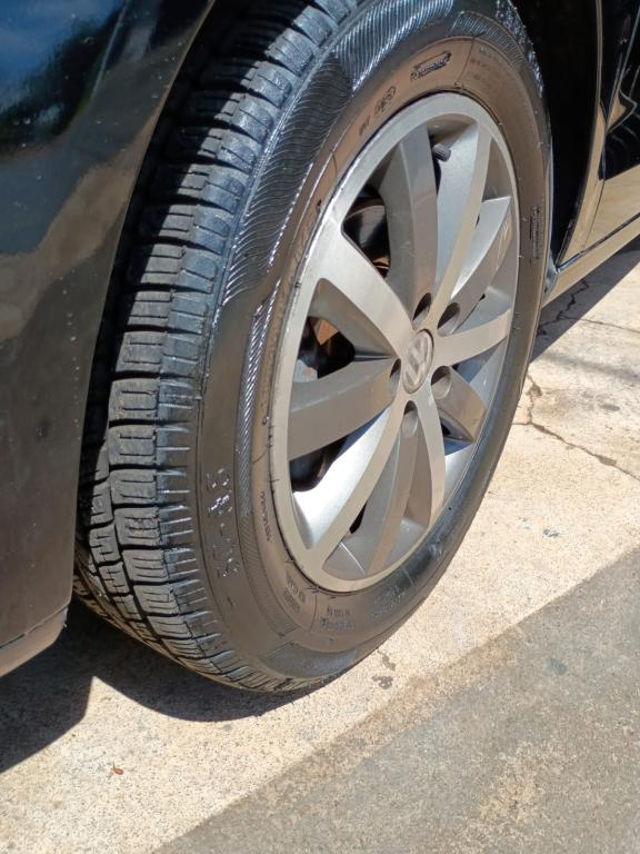 VOLKSWAGEN Polo Hatch - Foto