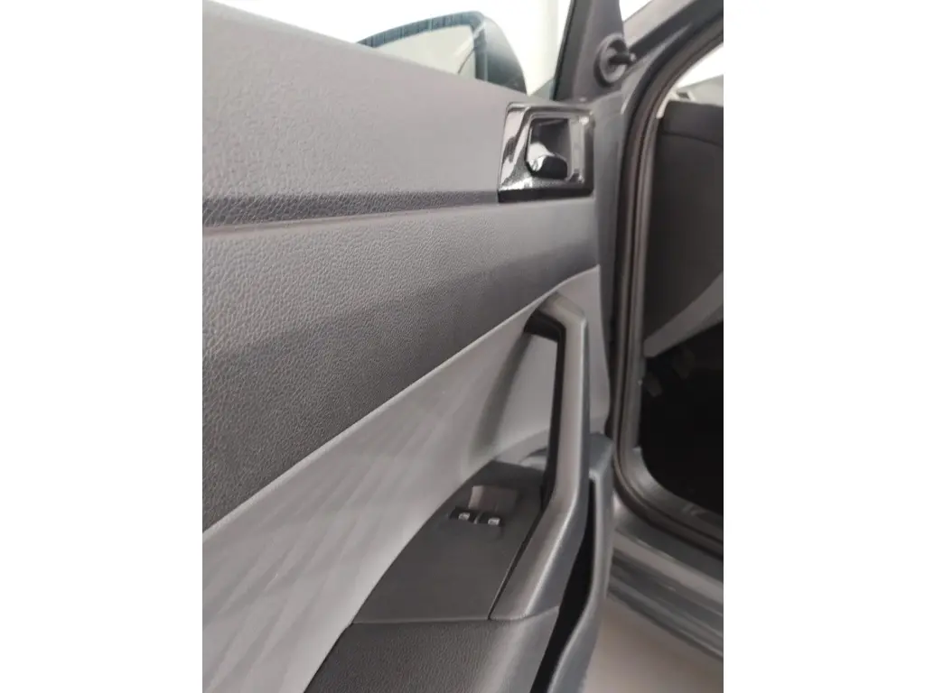 VOLKSWAGEN Polo Hatch - Foto