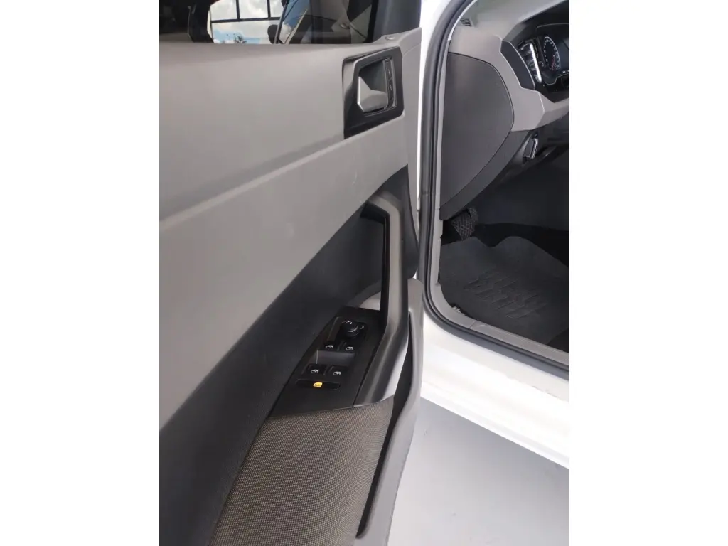 VOLKSWAGEN Polo Hatch - Foto