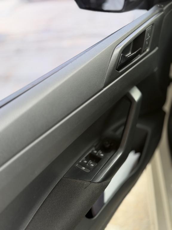 VOLKSWAGEN Polo Hatch - Foto