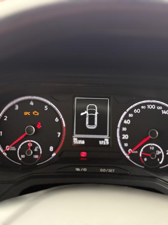 VOLKSWAGEN Polo Hatch - Foto