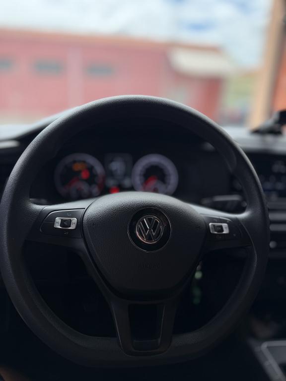 VOLKSWAGEN Polo Hatch - Foto