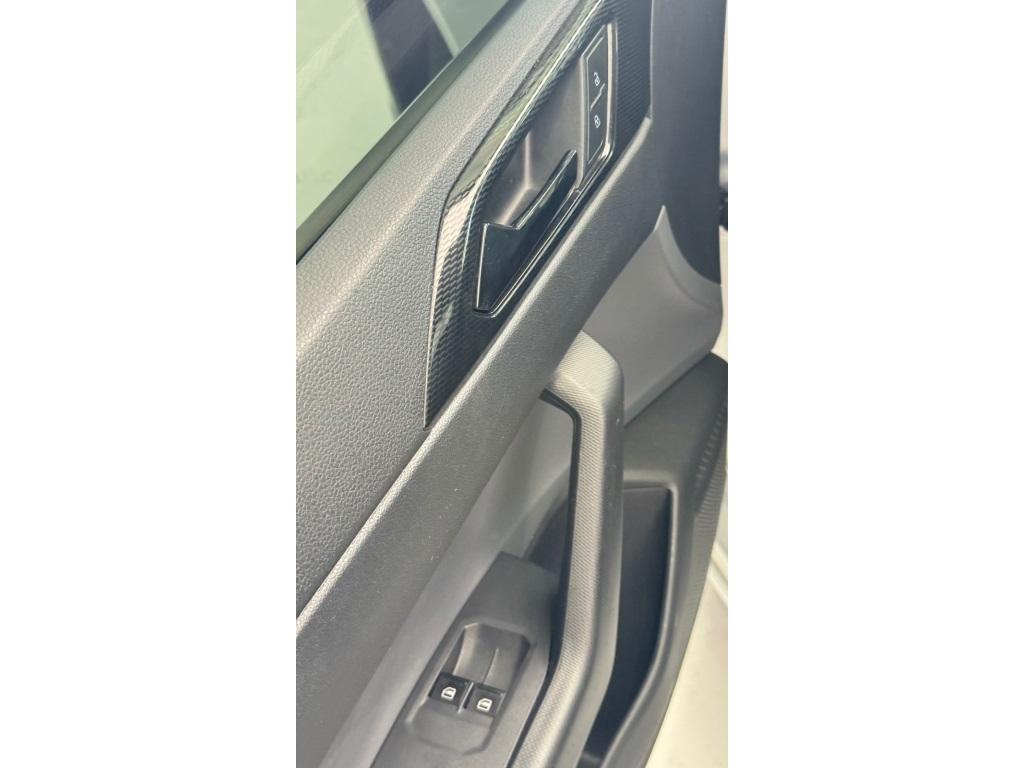 VOLKSWAGEN Polo Hatch - Foto