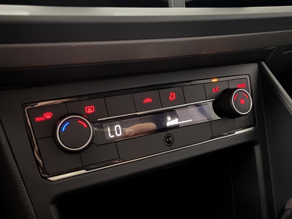 VOLKSWAGEN Polo Hatch - Foto