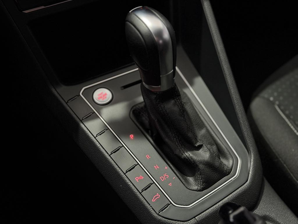 VOLKSWAGEN Polo Hatch - Foto