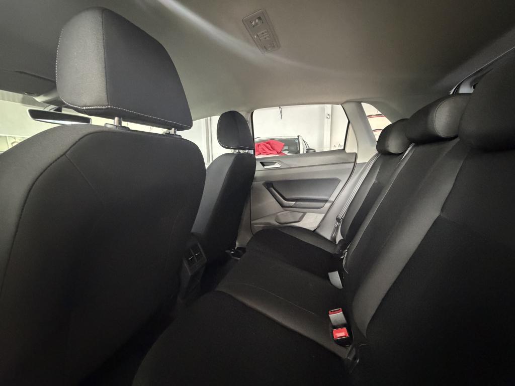 VOLKSWAGEN Polo Hatch - Foto