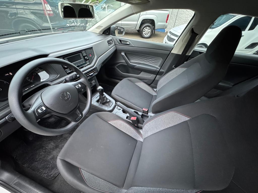 VOLKSWAGEN Polo Hatch - Foto