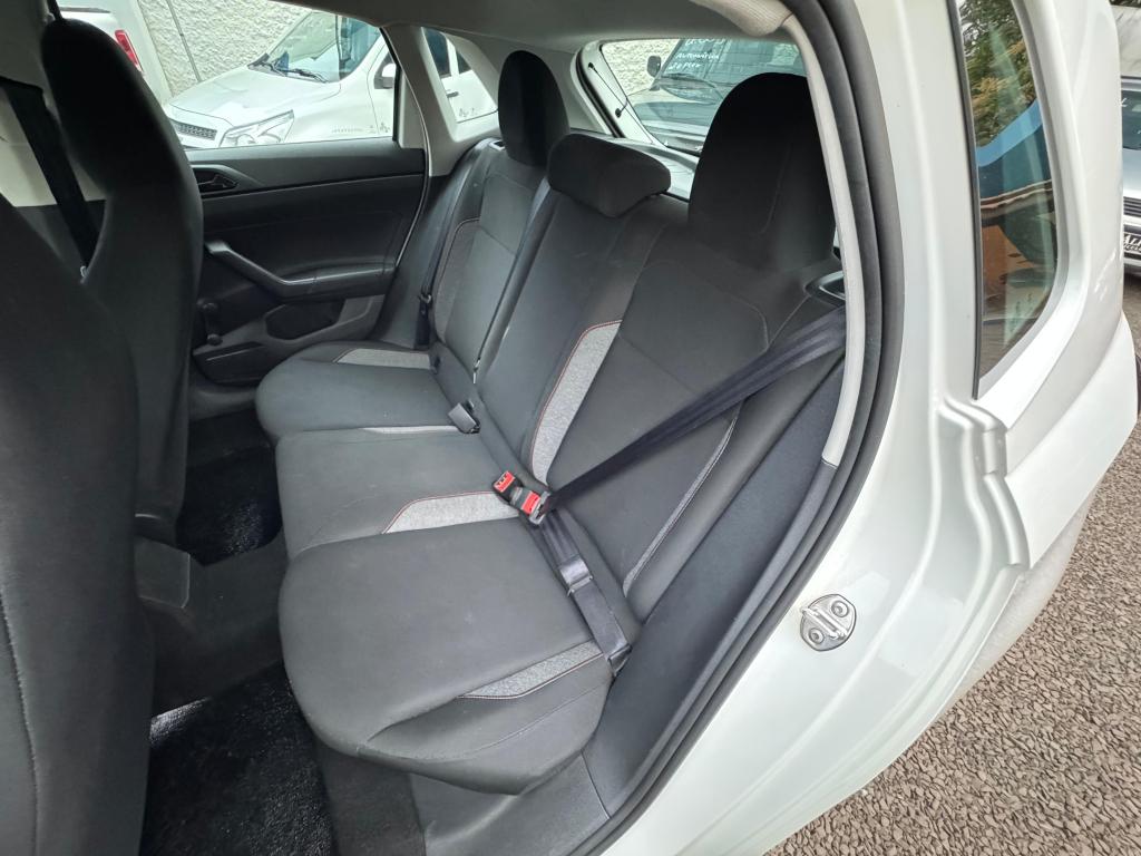 VOLKSWAGEN Polo Hatch - Foto