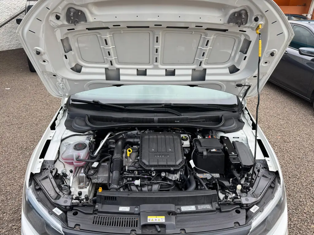 VOLKSWAGEN Polo Hatch - Foto