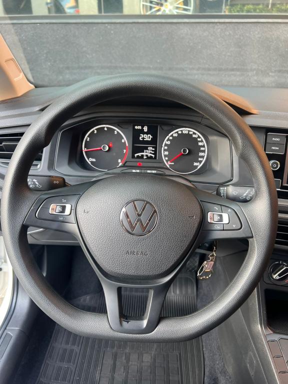 VOLKSWAGEN Polo Hatch - Foto