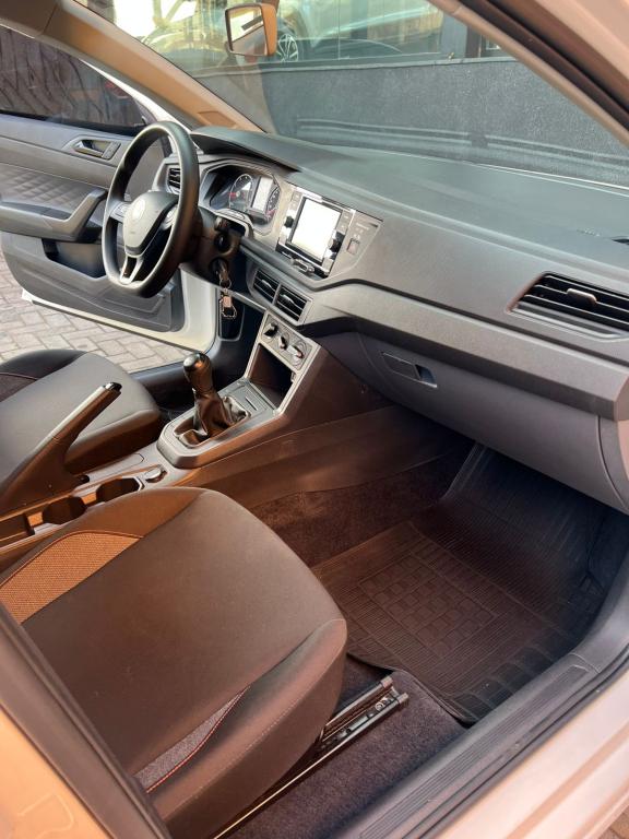 VOLKSWAGEN Polo Hatch - Foto