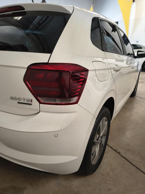 VOLKSWAGEN Polo Hatch - Foto