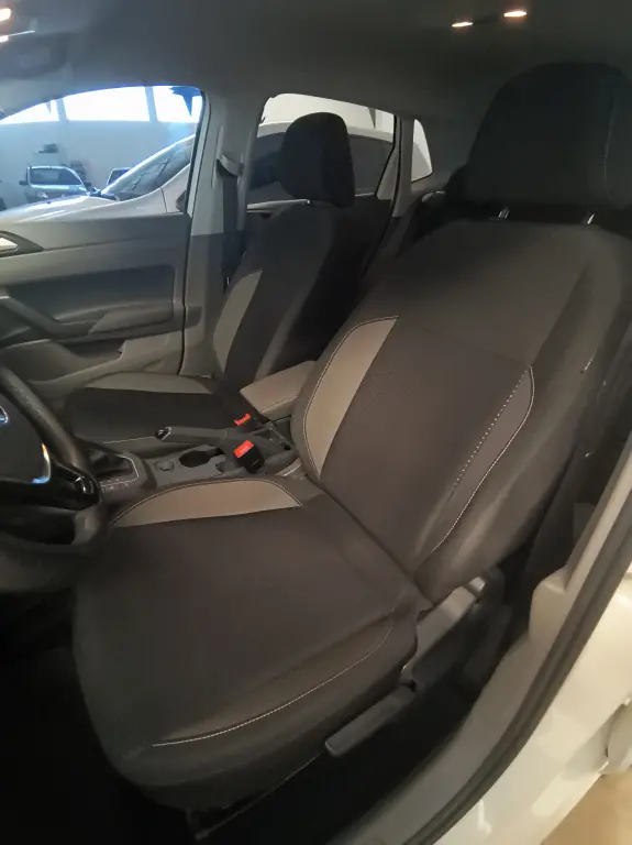 VOLKSWAGEN Polo Hatch - Foto