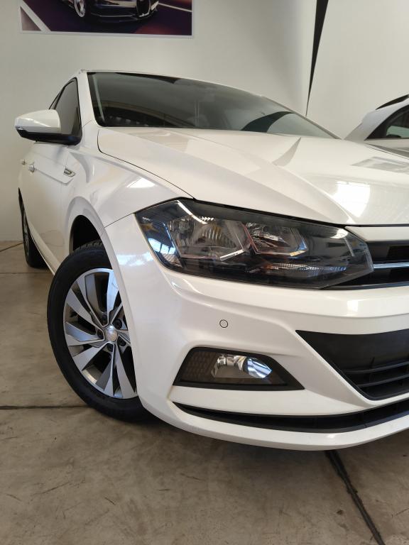 VOLKSWAGEN Polo Hatch - Foto