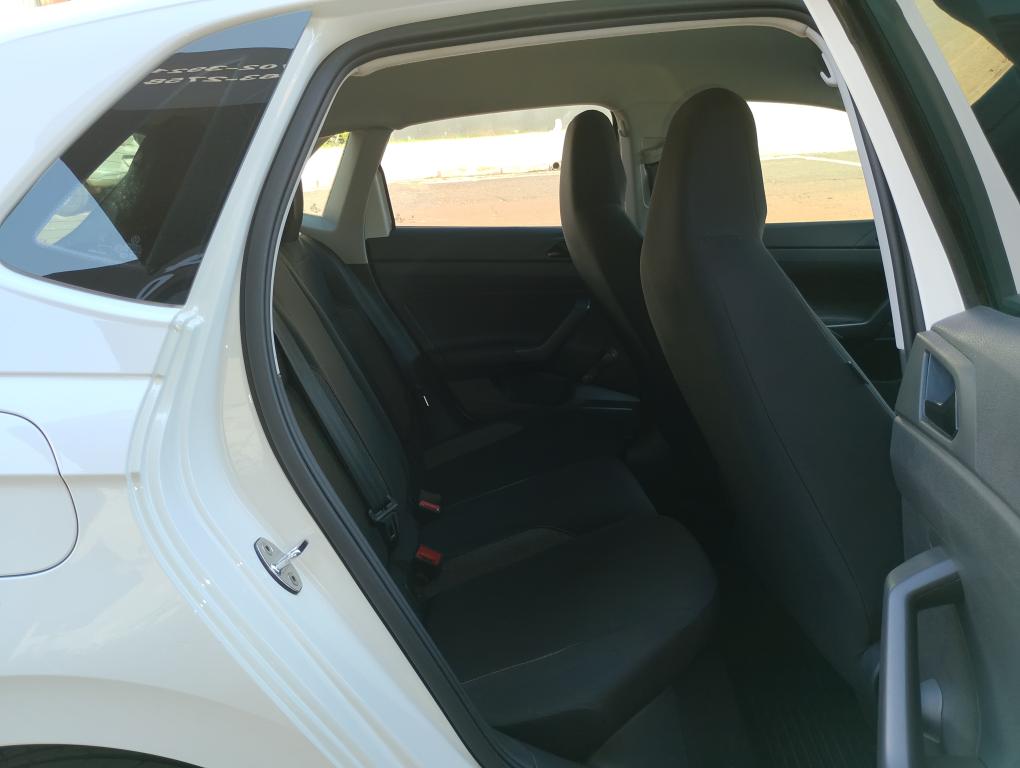 VOLKSWAGEN Polo Hatch - Foto