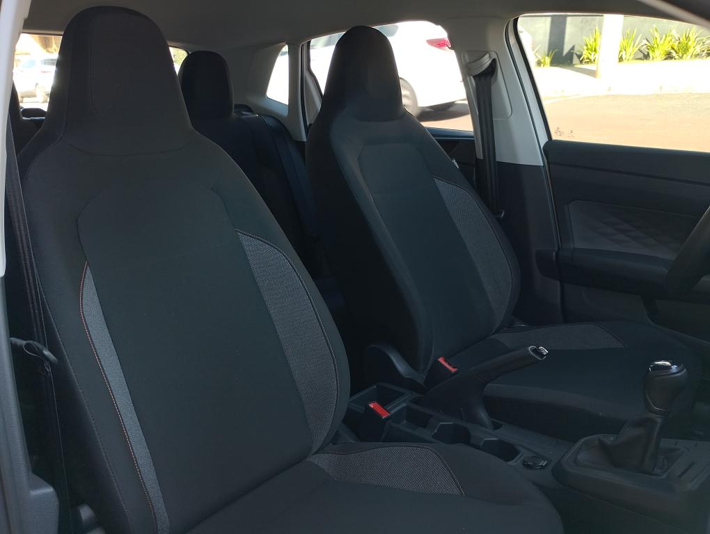 VOLKSWAGEN Polo Hatch - Foto