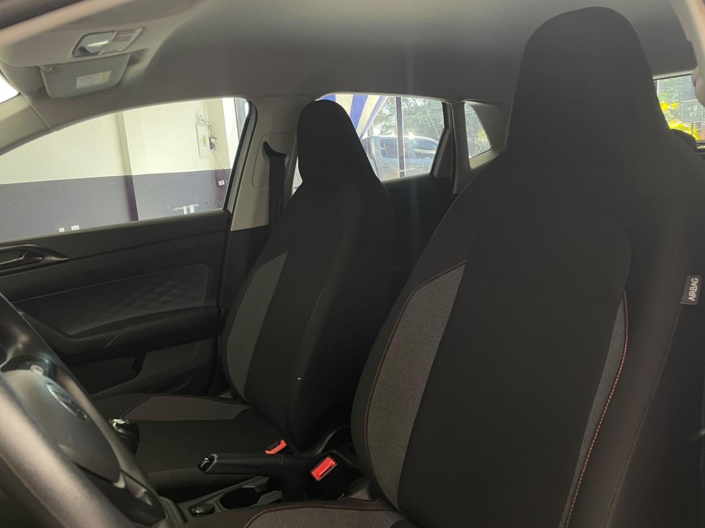 VOLKSWAGEN Polo Hatch - Foto