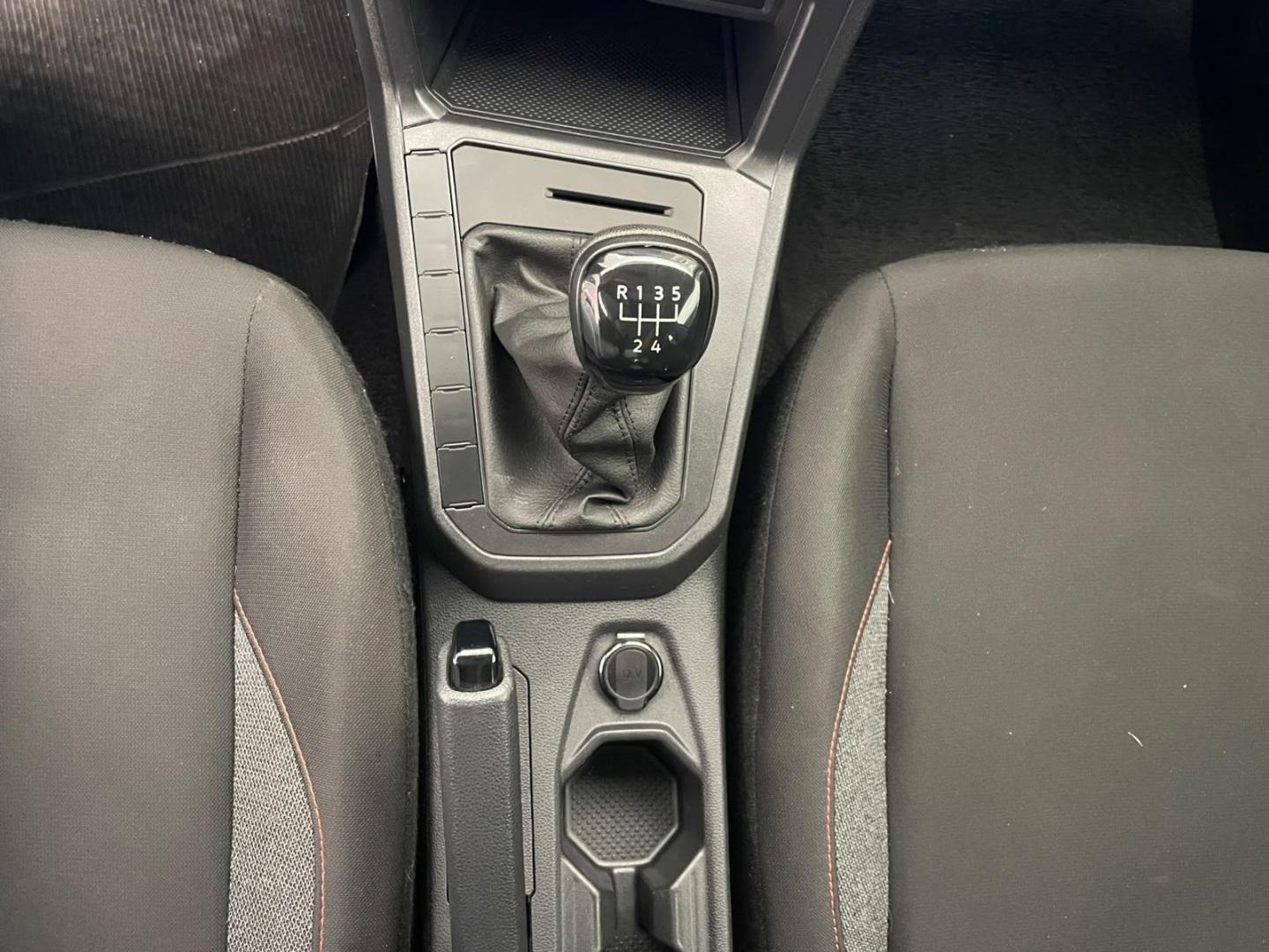 VOLKSWAGEN Polo Hatch - Foto
