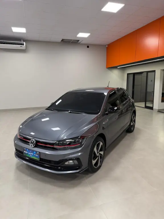 VOLKSWAGEN Polo Hatch - Foto