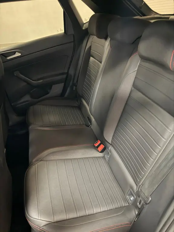 VOLKSWAGEN Polo Hatch - Foto