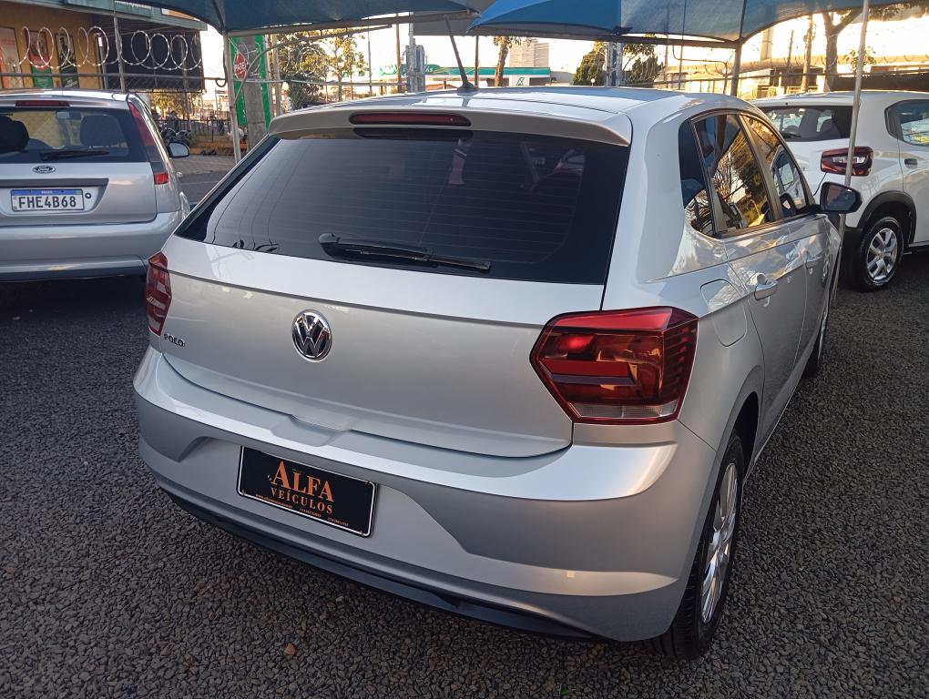 VOLKSWAGEN Polo Hatch - Foto