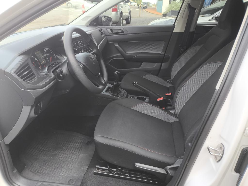 VOLKSWAGEN Polo Hatch - Foto
