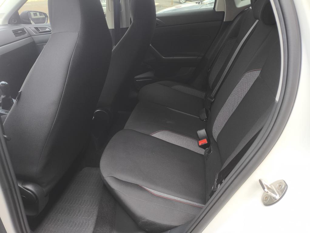 VOLKSWAGEN Polo Hatch - Foto