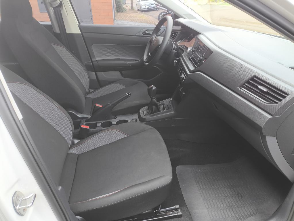 VOLKSWAGEN Polo Hatch - Foto
