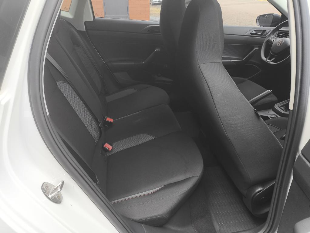 VOLKSWAGEN Polo Hatch - Foto