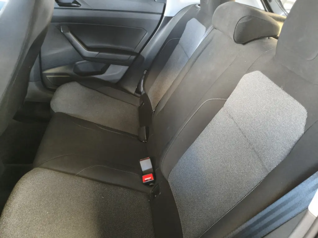 VOLKSWAGEN Polo Hatch - Foto