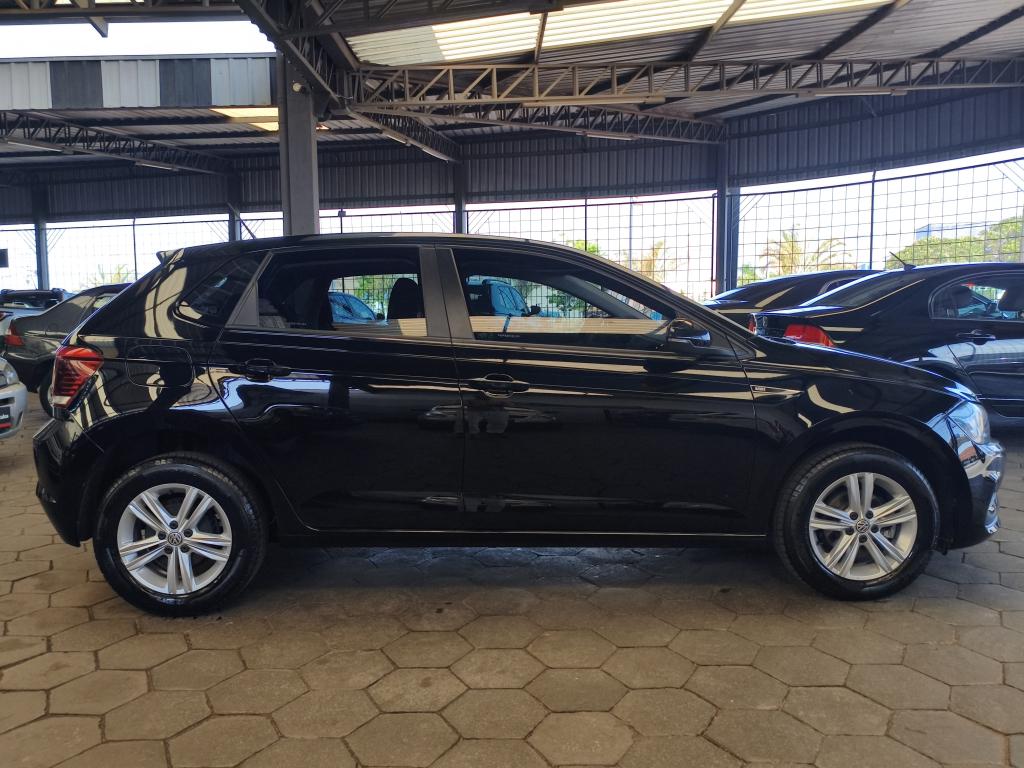 VOLKSWAGEN Polo Hatch - Foto