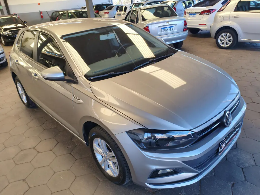 VOLKSWAGEN Polo Hatch - Foto