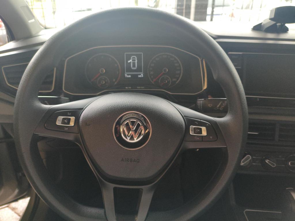VOLKSWAGEN Polo Hatch - Foto
