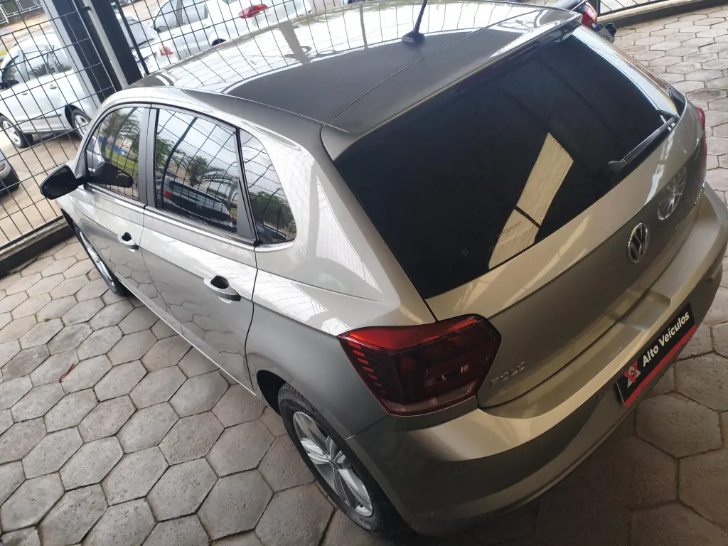 VOLKSWAGEN Polo Hatch - Foto