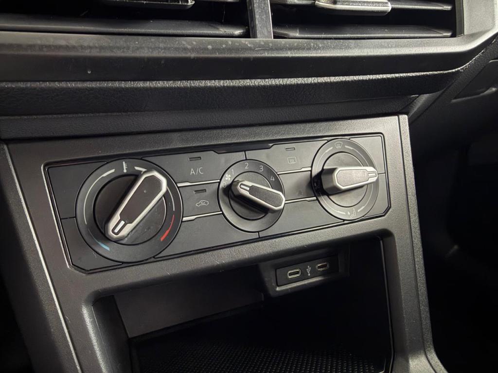 VOLKSWAGEN Polo Hatch - Foto