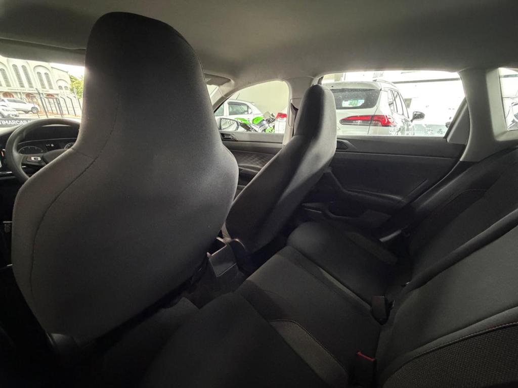 VOLKSWAGEN Polo Hatch - Foto