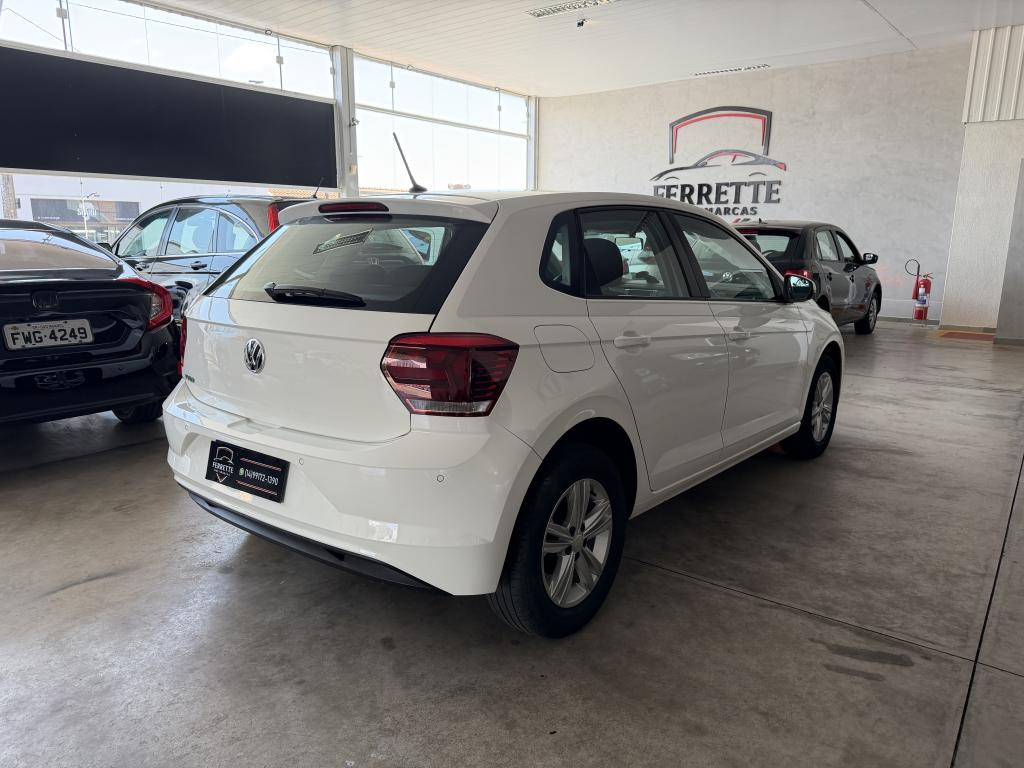 VOLKSWAGEN Polo Hatch - Foto