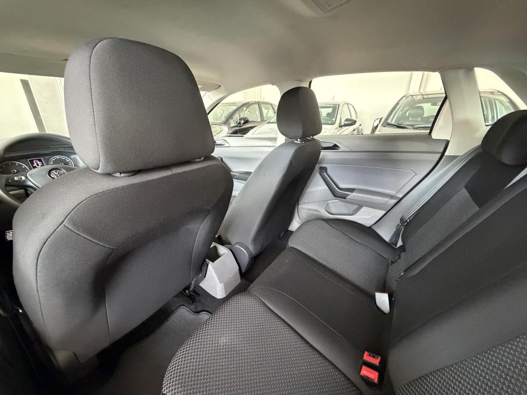 VOLKSWAGEN Polo Hatch - Foto