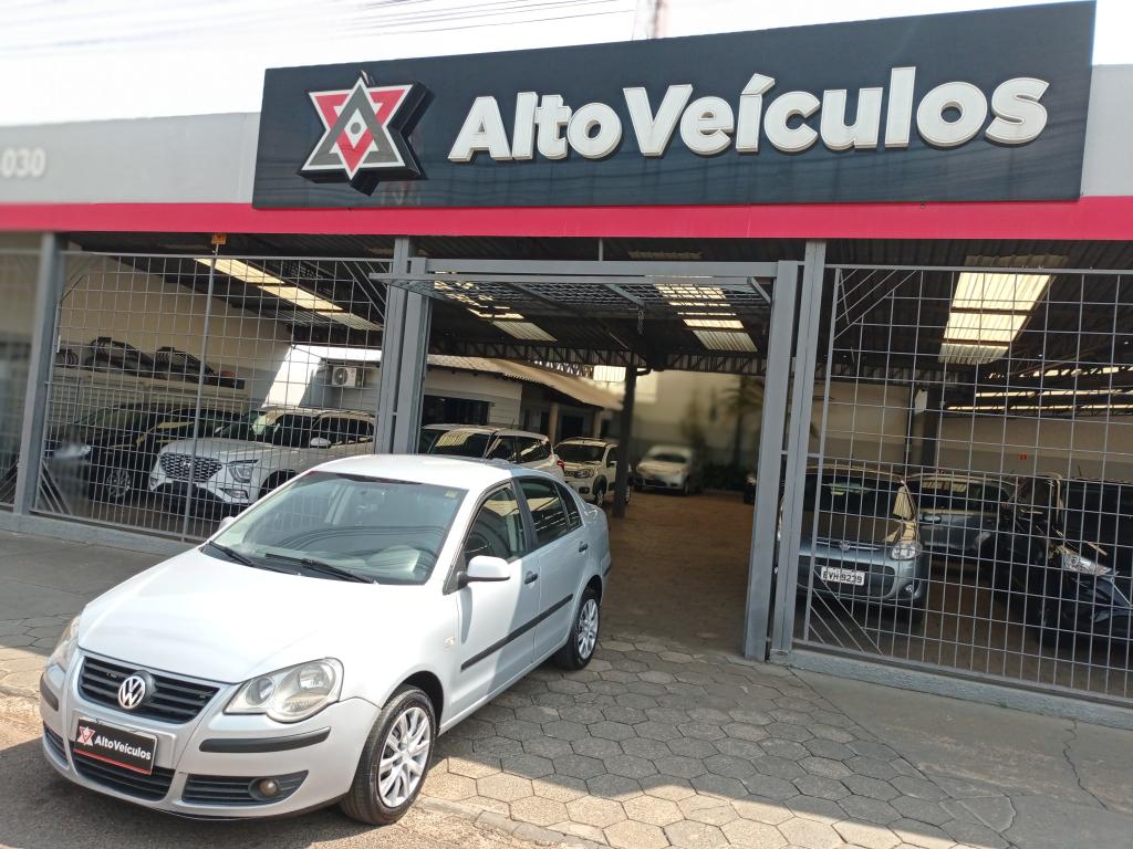 VOLKSWAGEN Polo Sedan - Foto