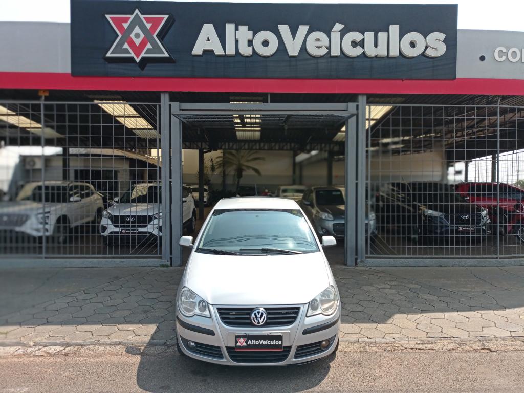 VOLKSWAGEN Polo Sedan