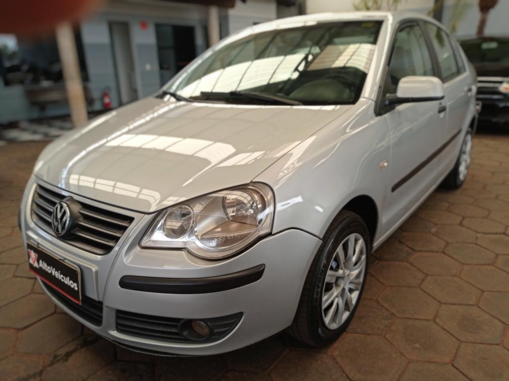 VOLKSWAGEN Polo Sedan - Foto